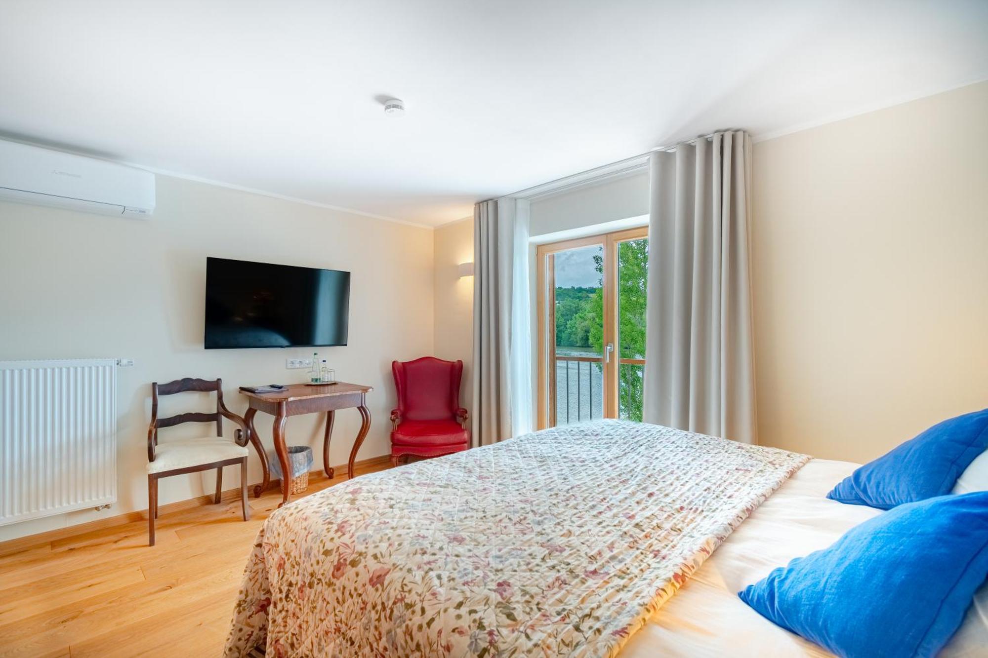 Boutique-Hotel Maroggo Margetshoechheim Bagian luar foto